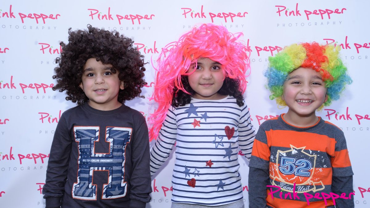 Kids with colored wigs at the best Day care with transport